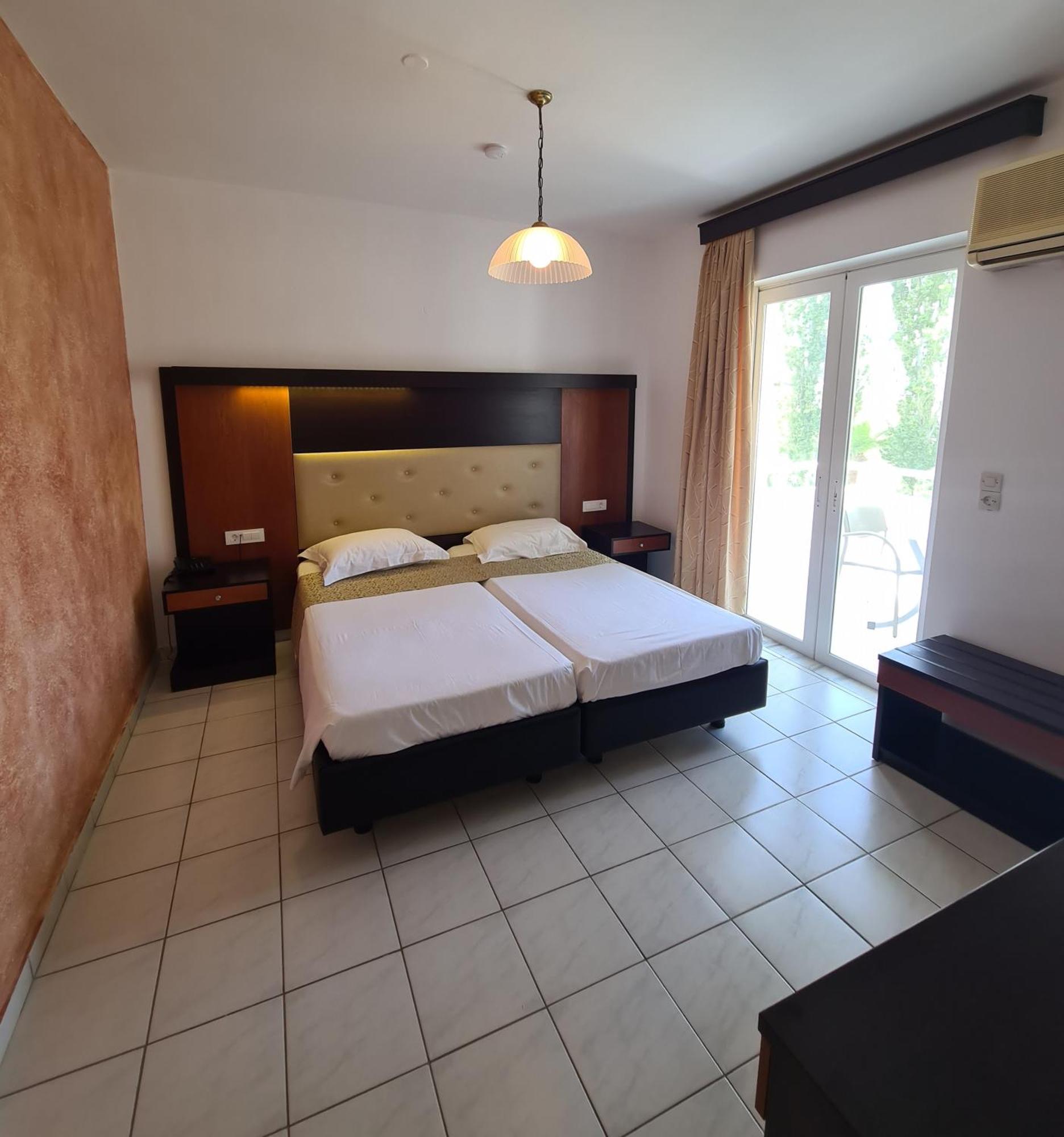 Corali Hotel Тигаки Экстерьер фото